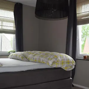 https://van-gogh-village-nuenen.maastrichthotels.net